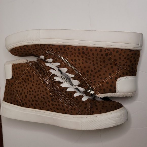 Universal thread leopard shoes. - Picture 1 of 6